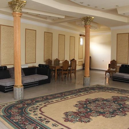 Aratta Hotel Argavand Extérieur photo