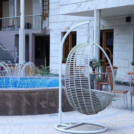 Aratta Hotel Argavand Extérieur photo