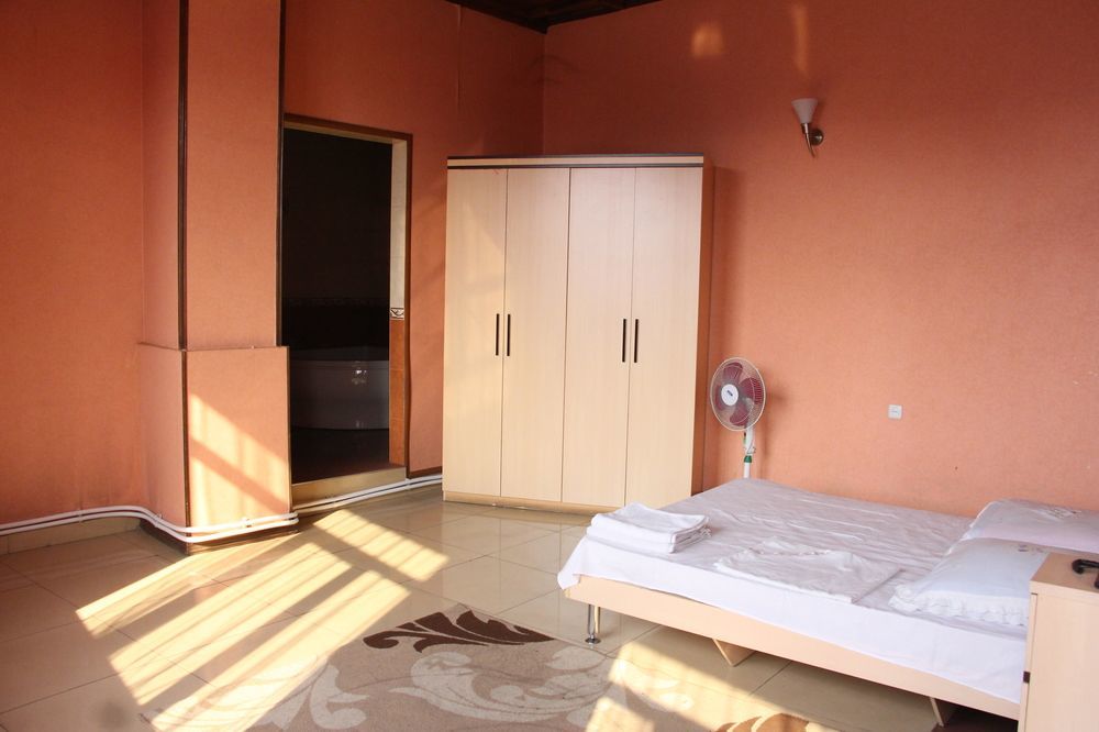 Aratta Hotel Argavand Extérieur photo