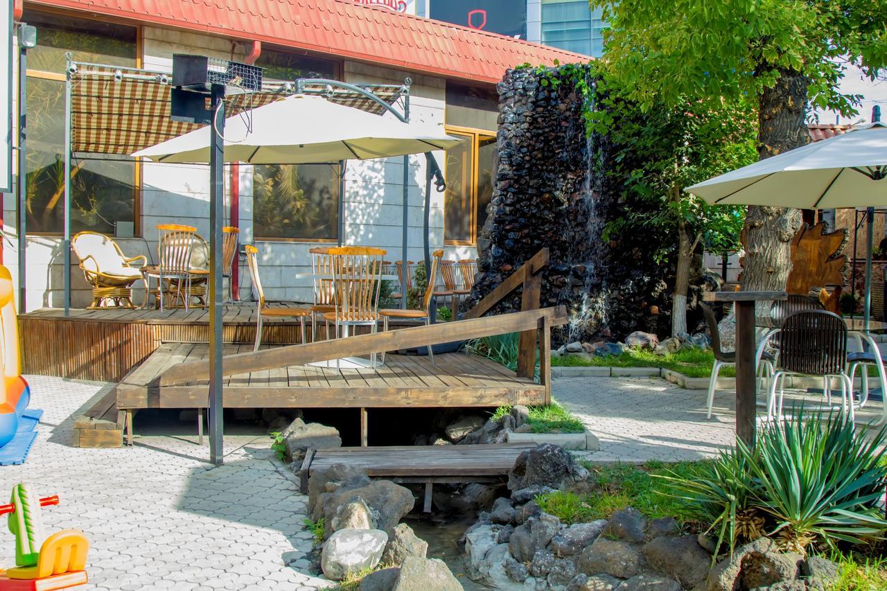 Aratta Hotel Argavand Extérieur photo