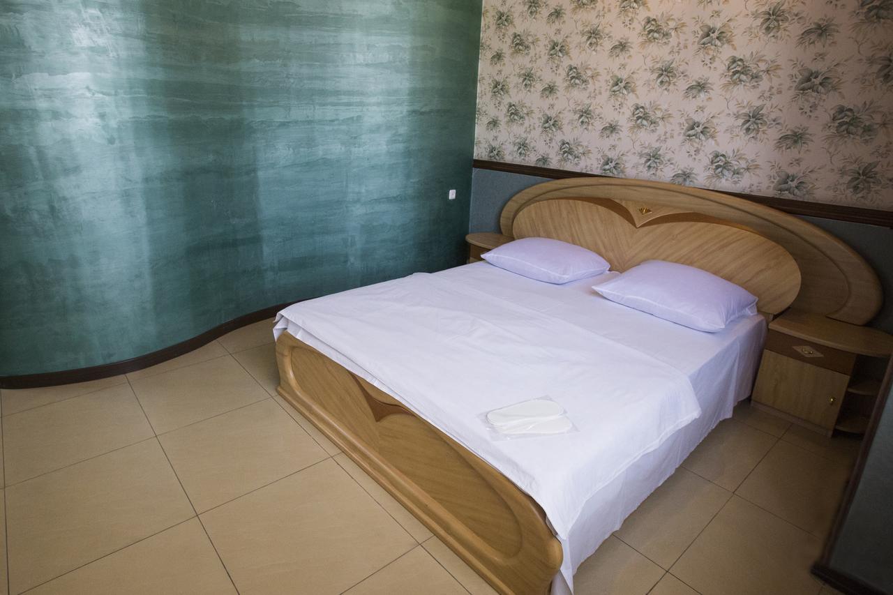 Aratta Hotel Argavand Extérieur photo