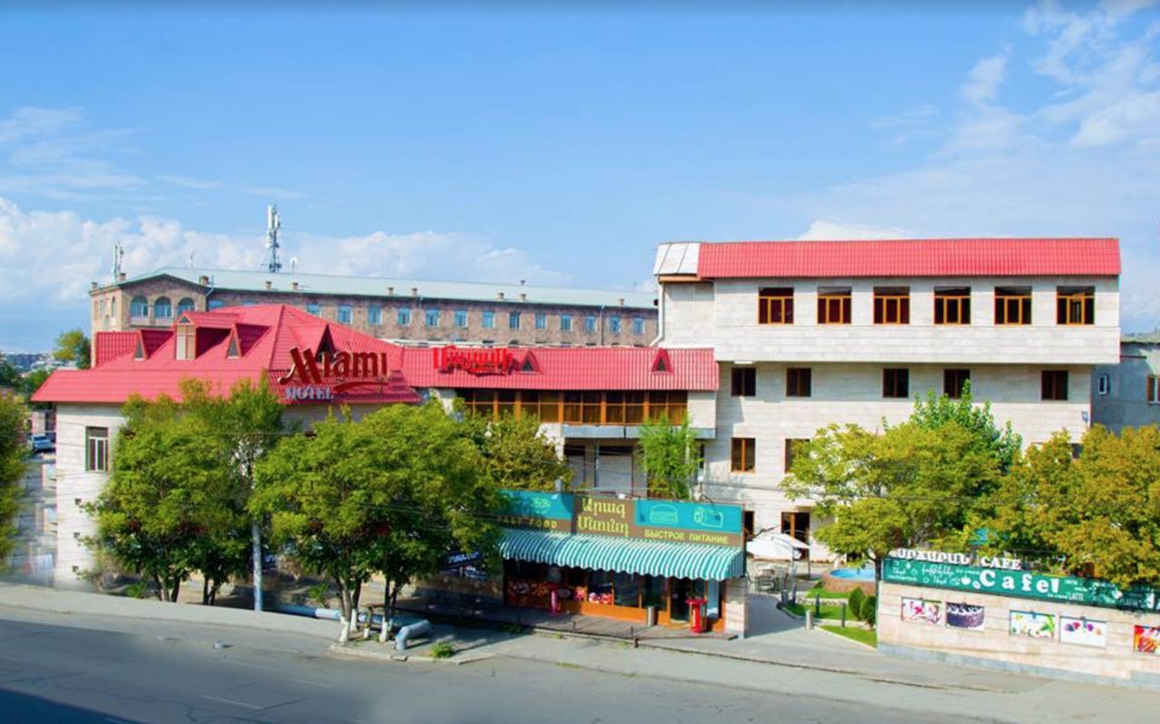 Aratta Hotel Argavand Extérieur photo
