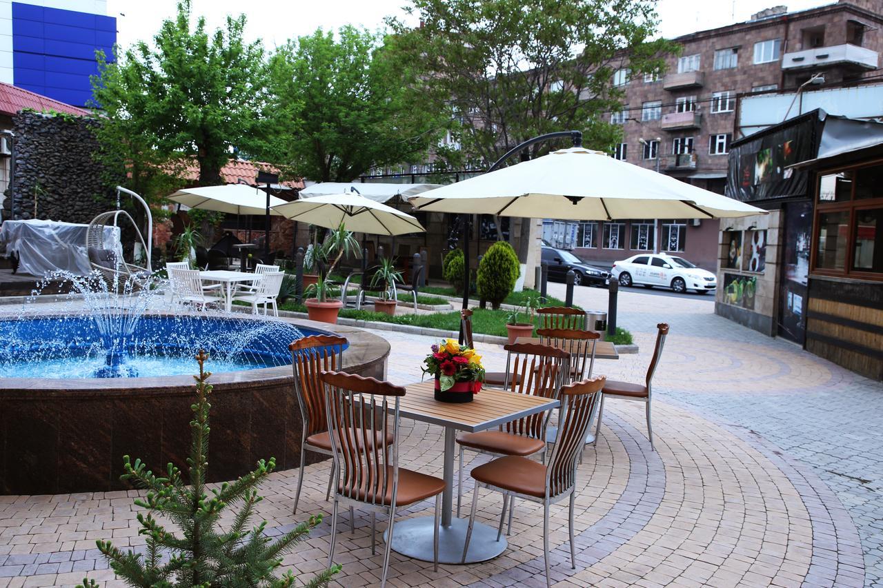 Aratta Hotel Argavand Extérieur photo