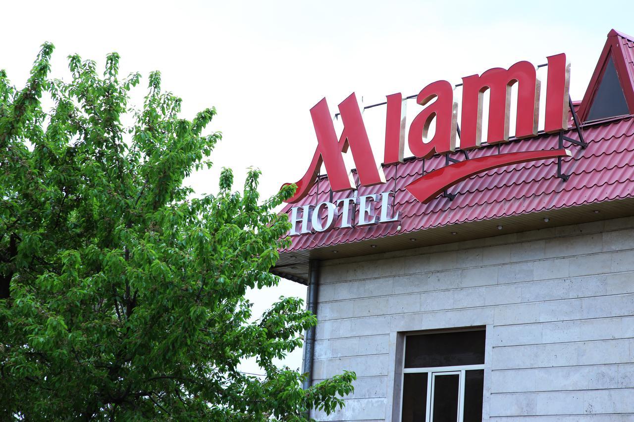 Aratta Hotel Argavand Extérieur photo