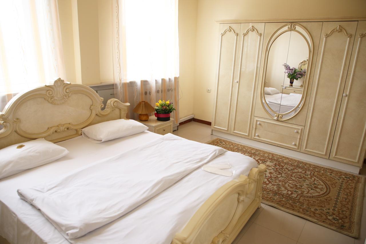 Aratta Hotel Argavand Extérieur photo